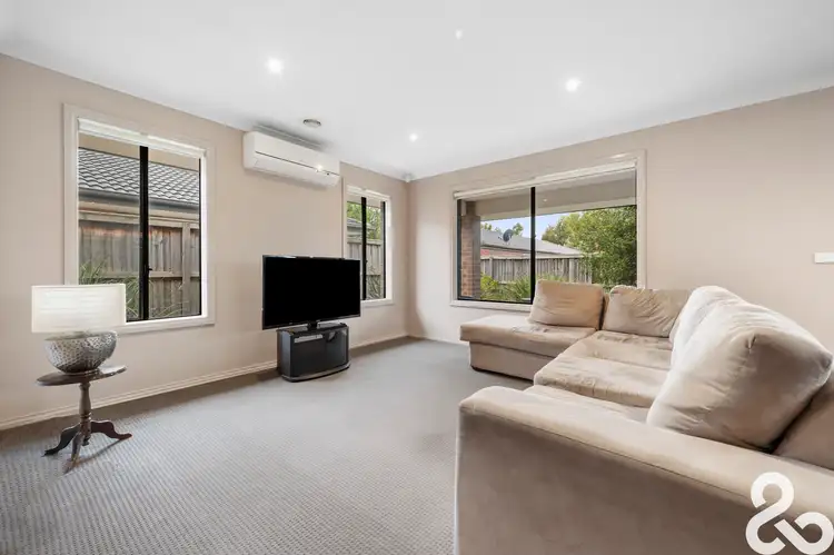 Fifth view of Homely house listing, 8 Positano Way, Lalor VIC 3075