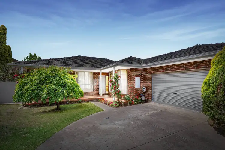 10 Tintaldra Drive, Taylors Lakes VIC 3038