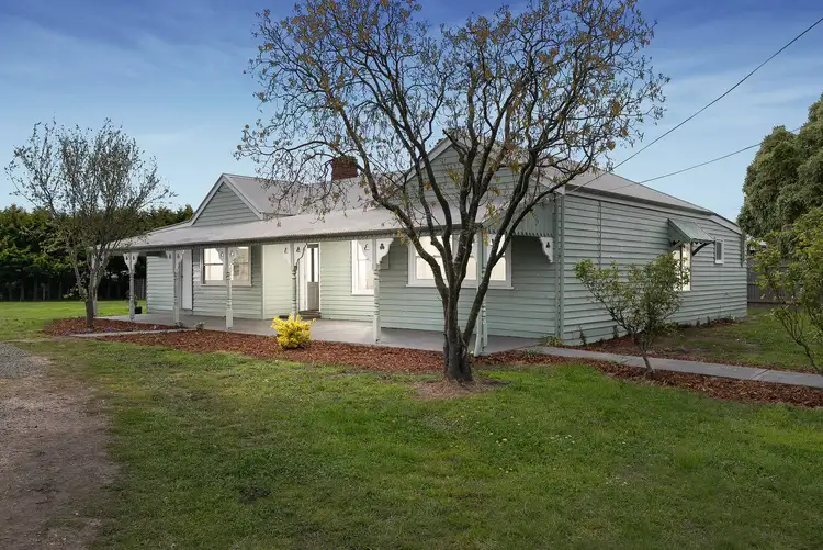 14 Roger Street, Romsey VIC 3434