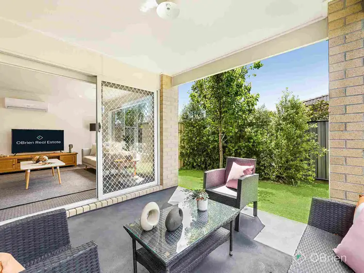 16 Freiberger Grove, Clyde North VIC 3978
