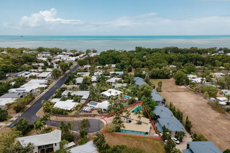 Sixth view of Homely house listing, 2 Michaelmas Close, Clifton Beach QLD 4879