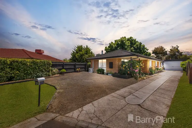 9 Barnong Close, Kurunjang VIC 3337