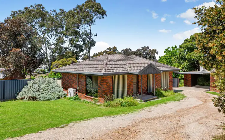 1/4 Richard Drive, Kangaroo Flat VIC 3555