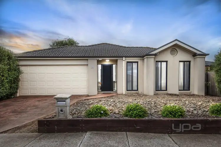 29 Woronora Way, Taylors Hill VIC 3037