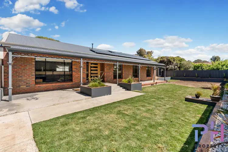 10 Tennyson Street, Quarry Hill VIC 3550