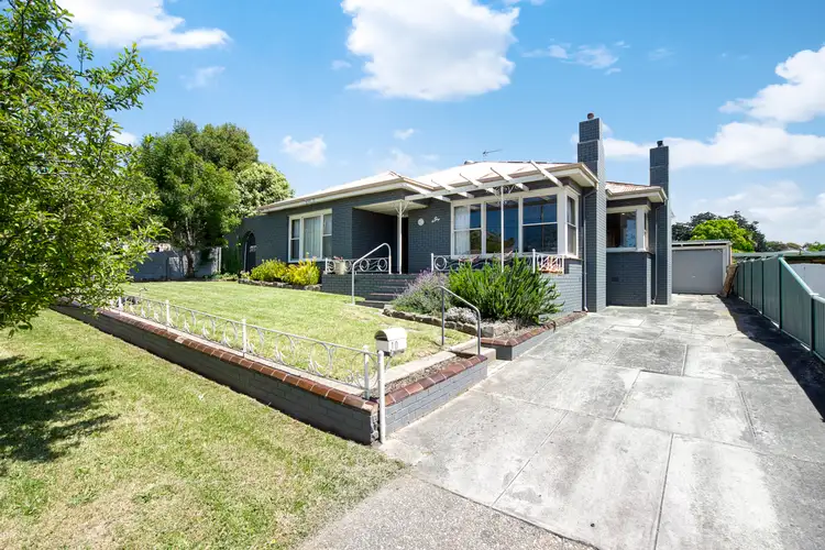 10 English Street, Golden Point VIC 3350