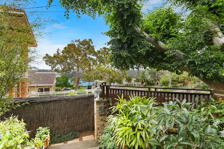 1/2 Binda Road, Yowie Bay NSW 2228
