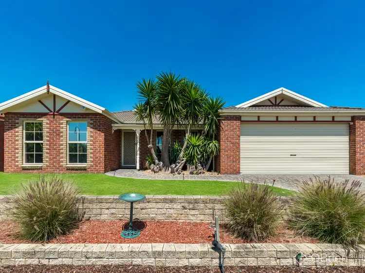 14 Edinburgh Drive, Skye VIC 3977