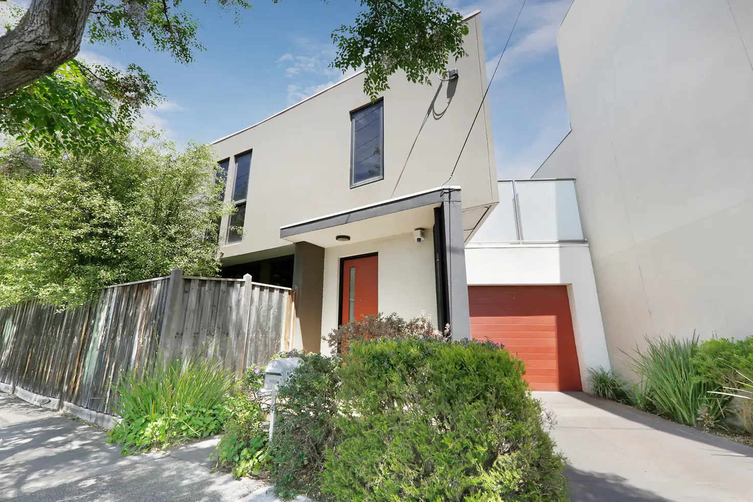 Main view of Homely townhouse listing, 2/48 Haughton Road, Oakleigh VIC 3166