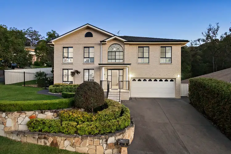 38 Araminta Chase, Cameron Park NSW 2285