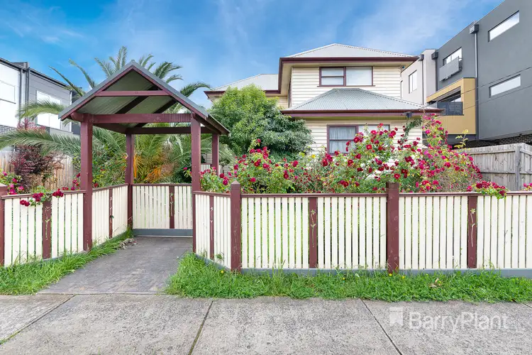 96 Snell Grove, Oak Park VIC 3046