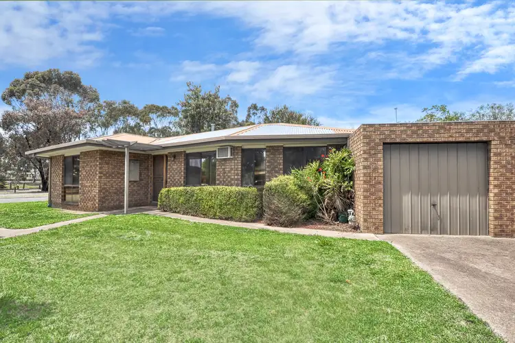 Main view of Homely unit listing, 2/11 Victoria Street, Maryborough VIC 3465