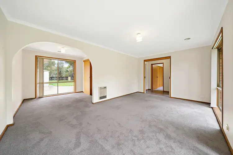 Fifth view of Homely house listing, 17 Noarlunga Crescent, Bonython ACT 2905