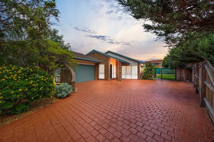 19 Roseberry Avenue, Keilor Downs VIC 3038