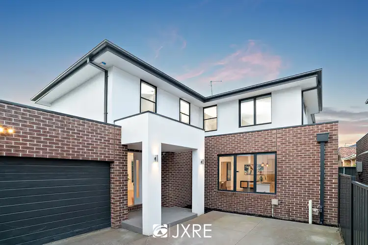 2/5 Dover Street, Oakleigh East VIC 3166