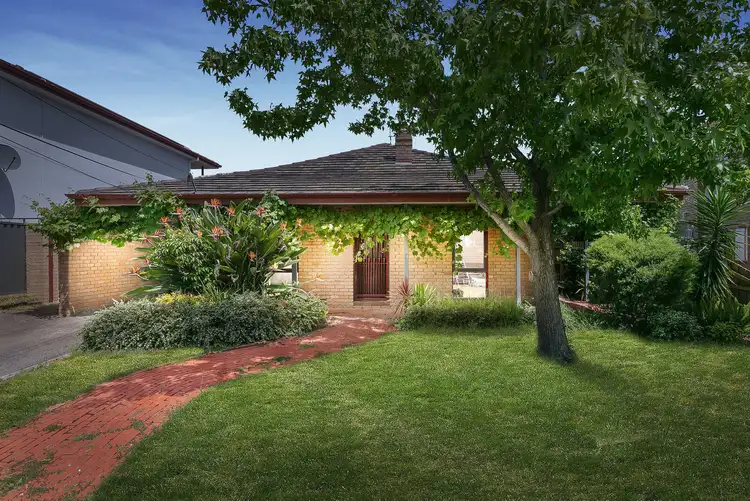 11 Hopkins Avenue, Keilor VIC 3036