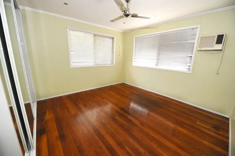 Fifth view of Homely house listing, 10 Elanora Street, Oxley QLD 4075