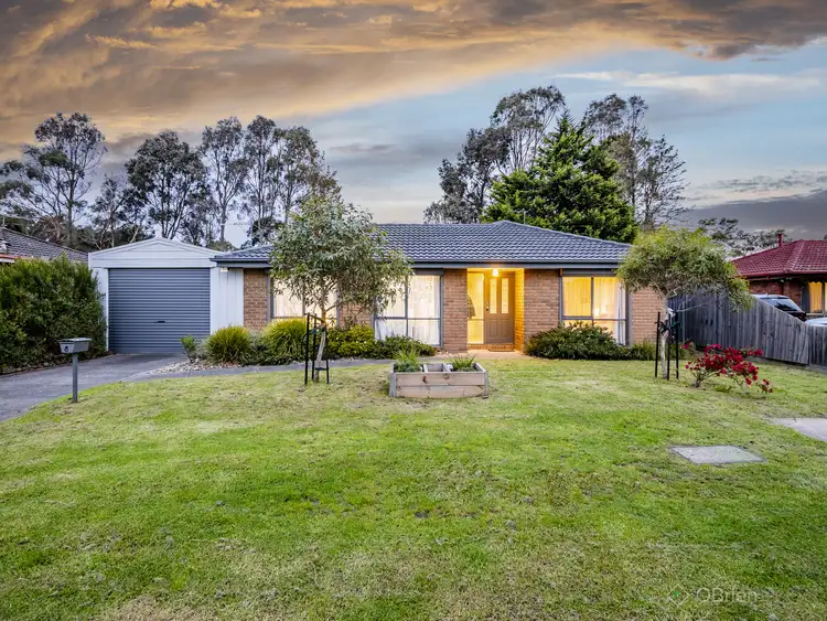 8 Ferncroft Court, Cranbourne North VIC 3977