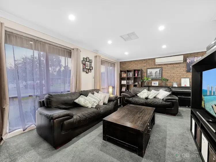 Fifth view of Homely house listing, 8 Ferncroft Court, Cranbourne North VIC 3977