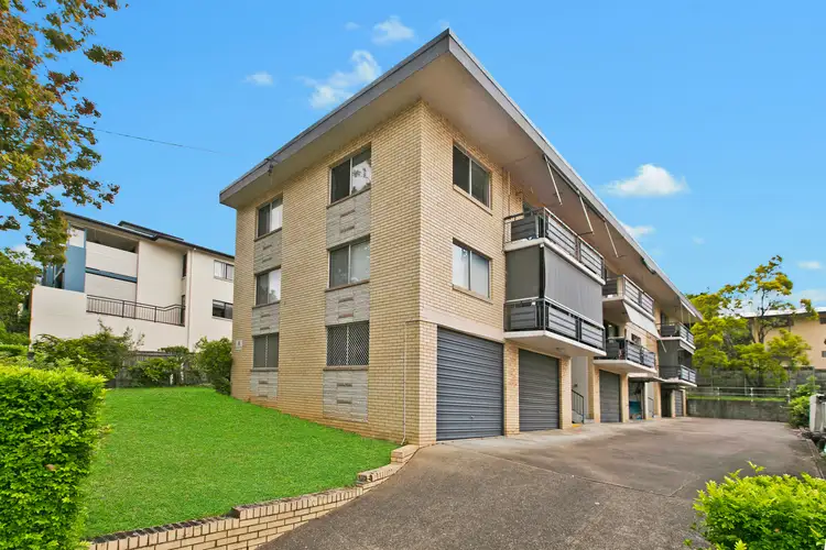 3/8 Lisson Grove, Wooloowin QLD 4030