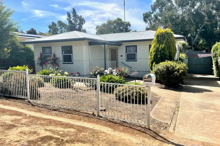 37 Essington Avenue, Clare SA 5453