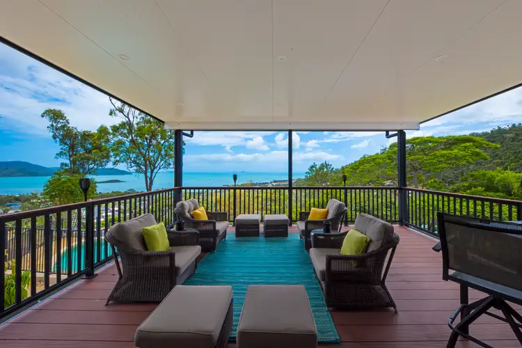 18 Woodwark Crescent, Cannonvale QLD 4802