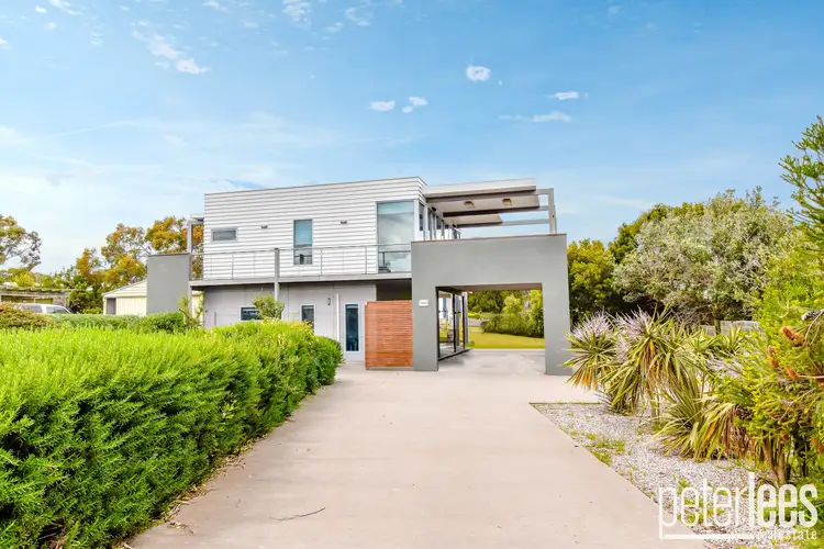 9 Oyster Bay Court