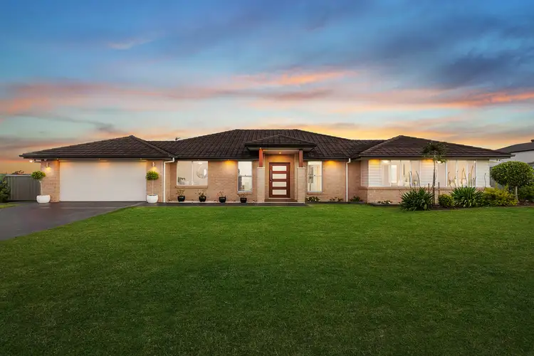 6 Kippax Street, Cameron Park NSW 2285