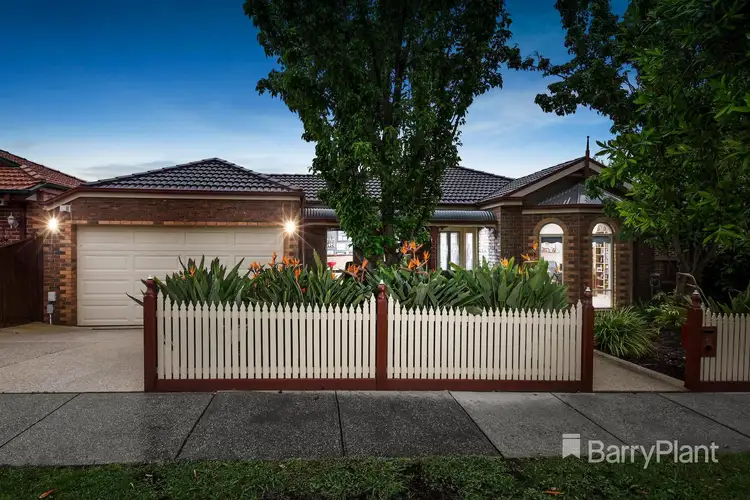 18 Delacombe Drive, Mill Park VIC 3082
