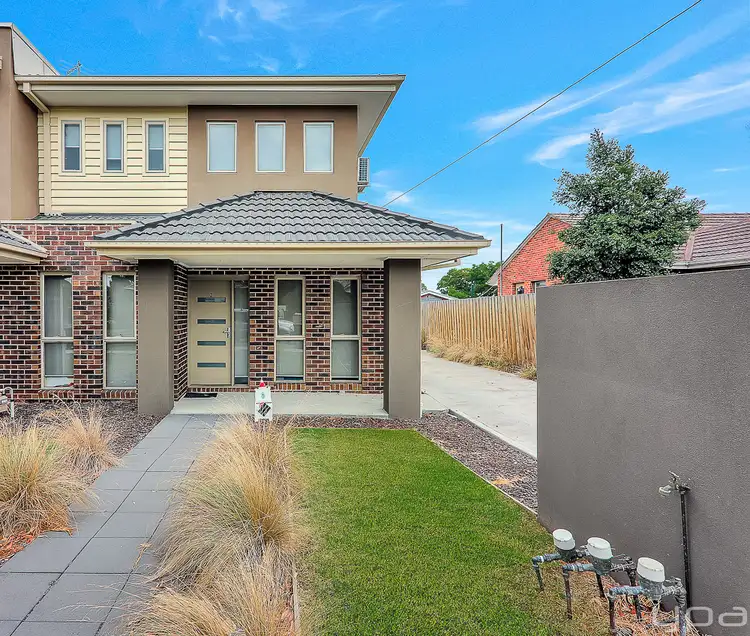 Main view of Homely townhouse listing, 2/9 Bicknell Court, Broadmeadows VIC 3047