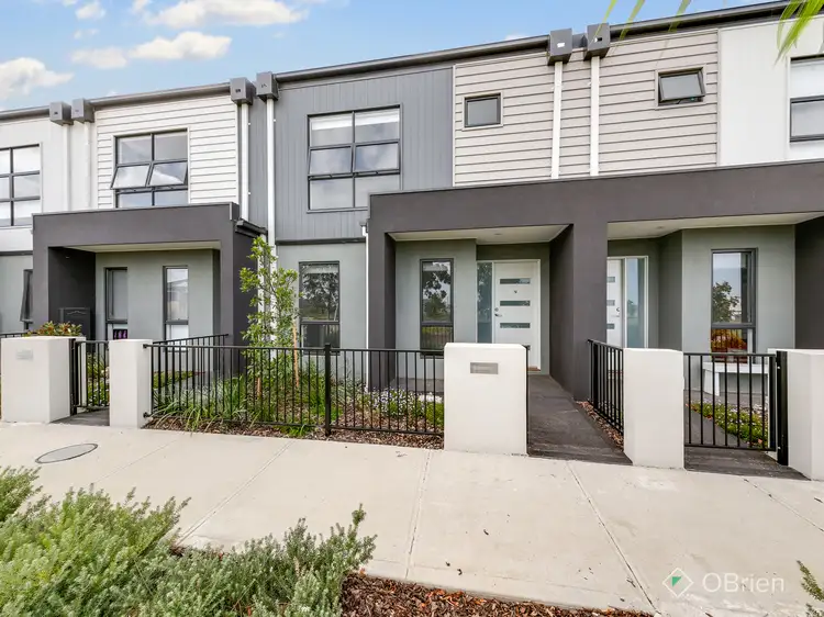 7 Carroll Walk, Pakenham VIC 3810