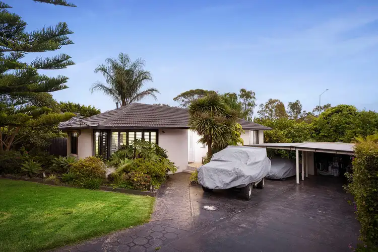 13 Sulby Place, Gladstone Park VIC 3043
