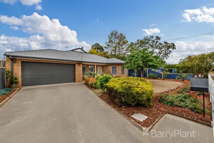 7 Stewart Crescent, Rockbank VIC 3335
