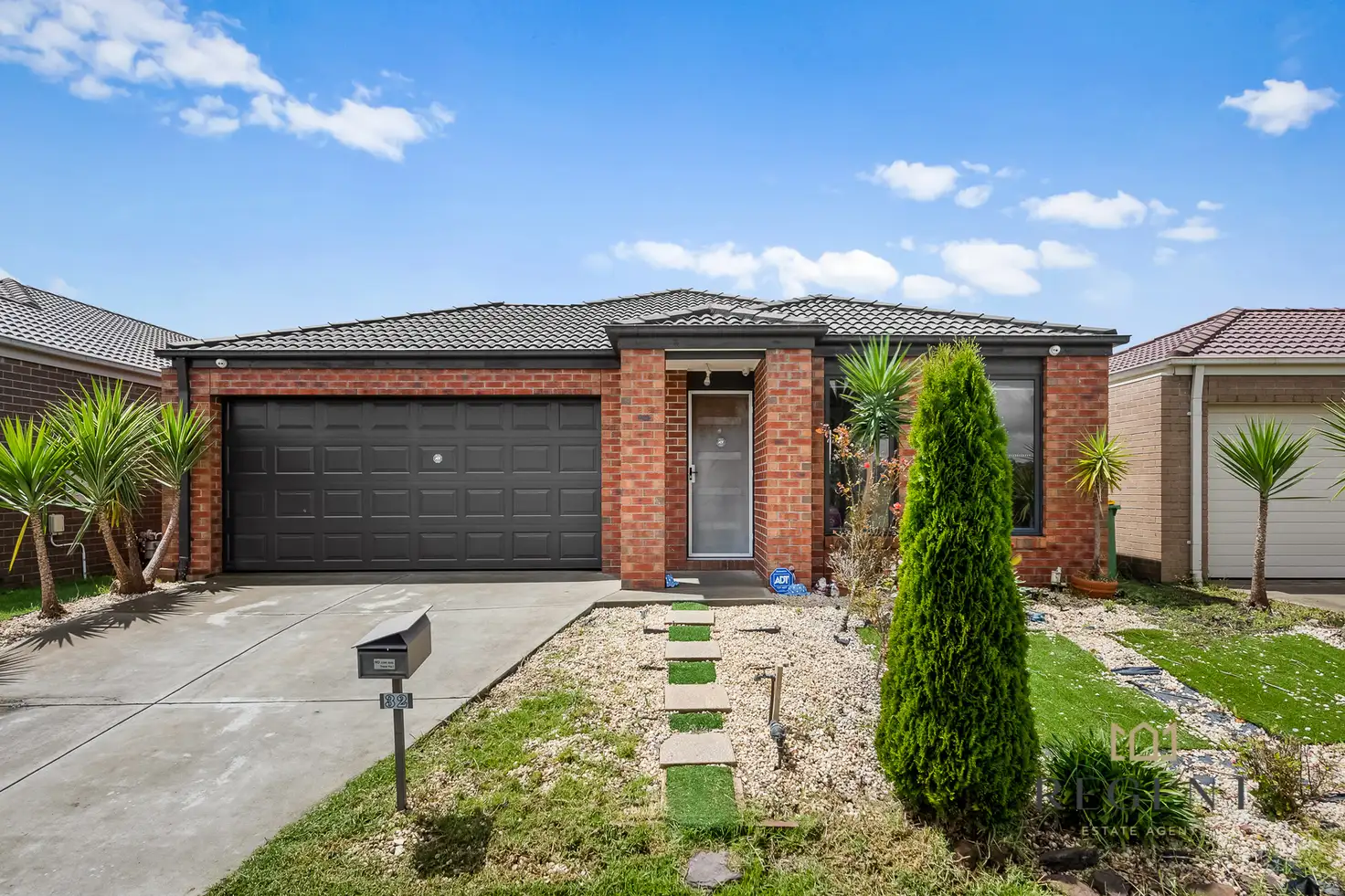 Main view of Homely house listing, 32 Cumberland Drive, Pakenham VIC 3810