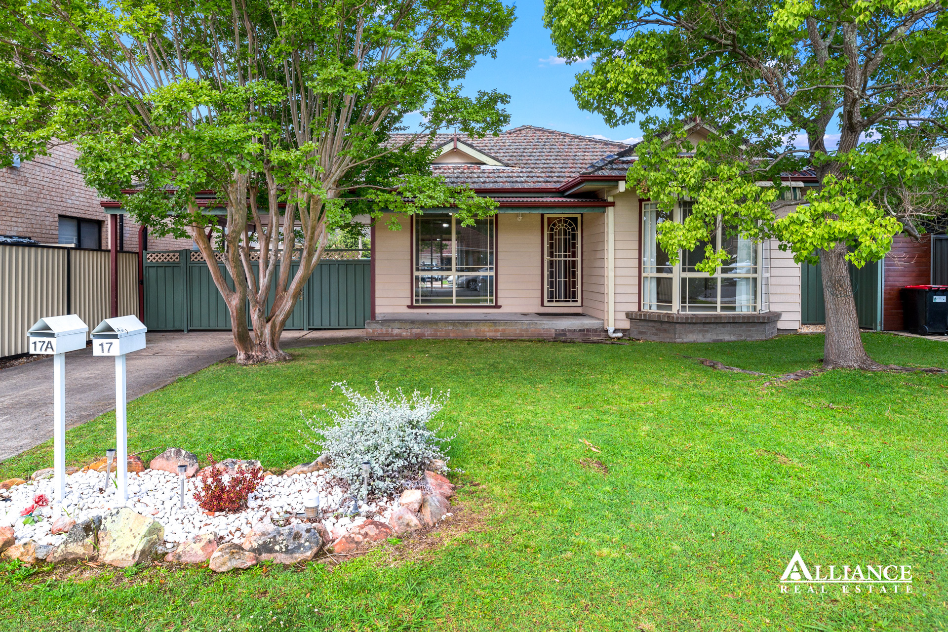 17 Worsley Street, East Hills NSW 2213