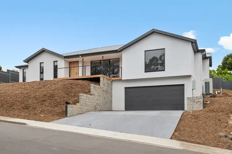 2 Weerab Court, Hallett Cove SA 5158