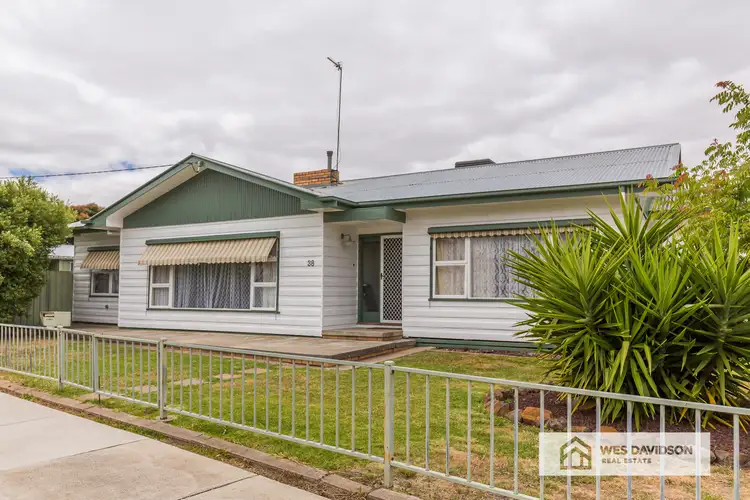 38 Landy Street, Horsham VIC 3400