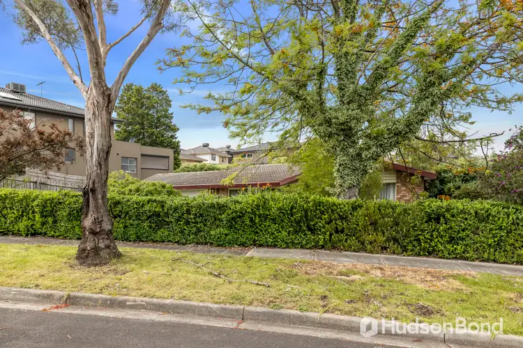 36 Beverly Hills Drive, Templestowe VIC 3106