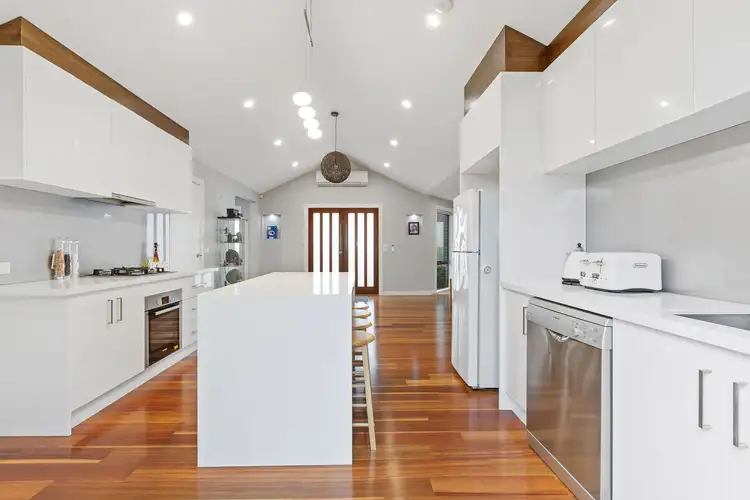 Fifth view of Homely house listing, 2/24 Kent Street, Mornington VIC 3931