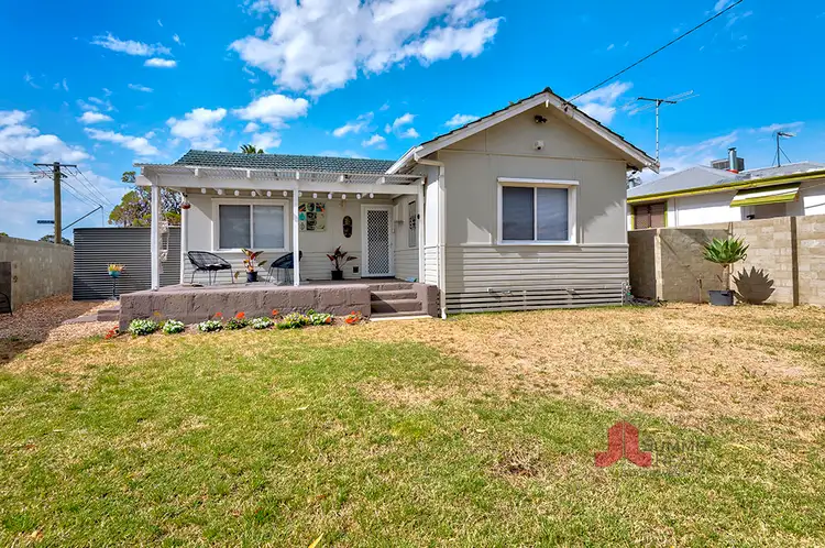 2 Mouarn Street, Carey Park WA 6230