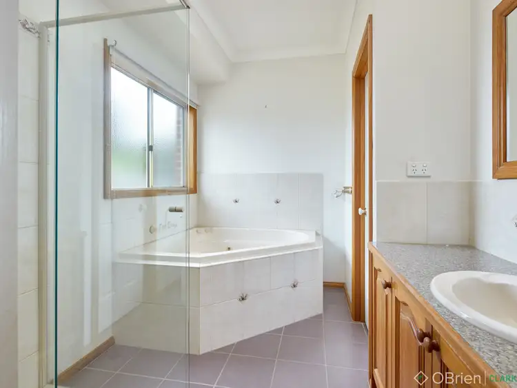 Sixth view of Homely house listing, 7 Emma Close, Drouin VIC 3818