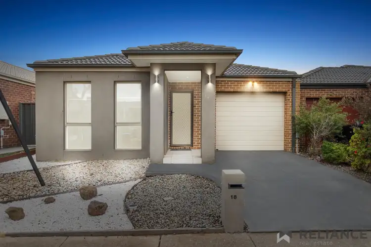 18 Edenvale Street, Manor Lakes VIC 3024