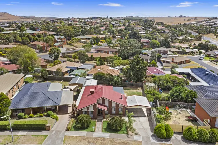 Fifth view of Homely house listing, 2 Hirst Court, Sunbury VIC 3429