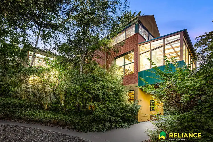 3 Mabel Crescent, Mount Macedon VIC 3441