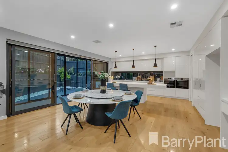 4 Oak Court, Mount Waverley VIC 3149