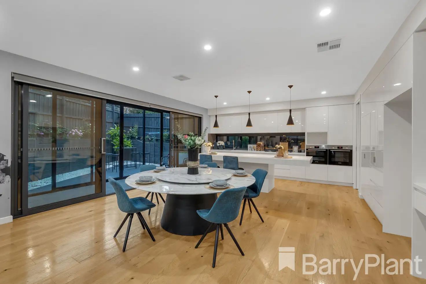Main view of Homely house listing, 4 Oak Court, Mount Waverley VIC 3149