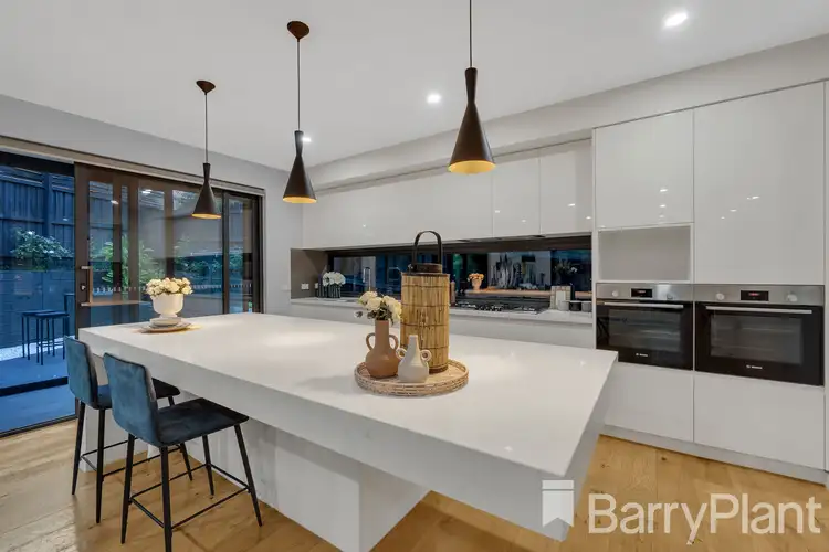 Second view of Homely house listing, 4 Oak Court, Mount Waverley VIC 3149