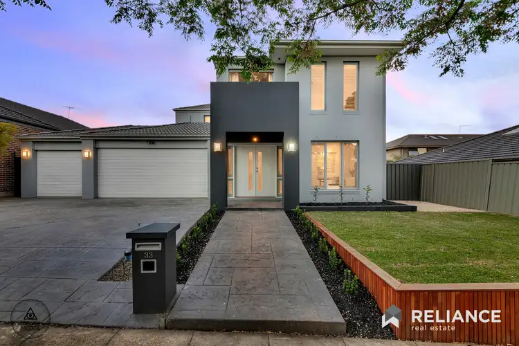 33 Viewbank Walk, Caroline Springs VIC 3023