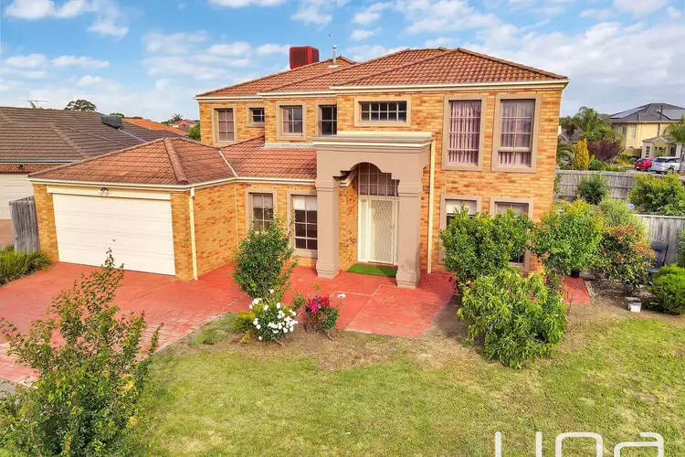 32 Nicholson Terrace, Taylors Hill VIC 3037