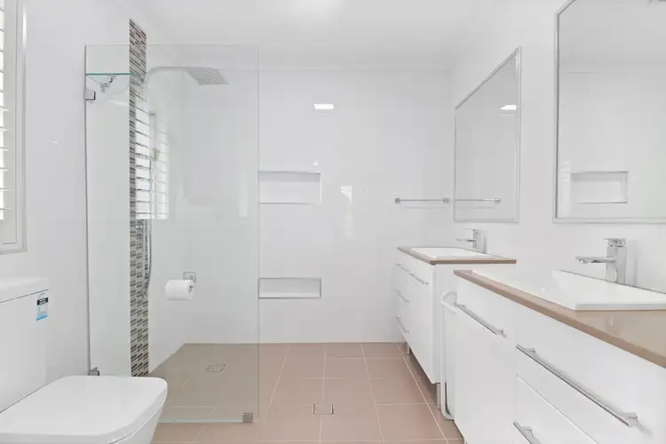 Fifth view of Homely house listing, 8 Prairie Glen, Claremont Meadows NSW 2747
